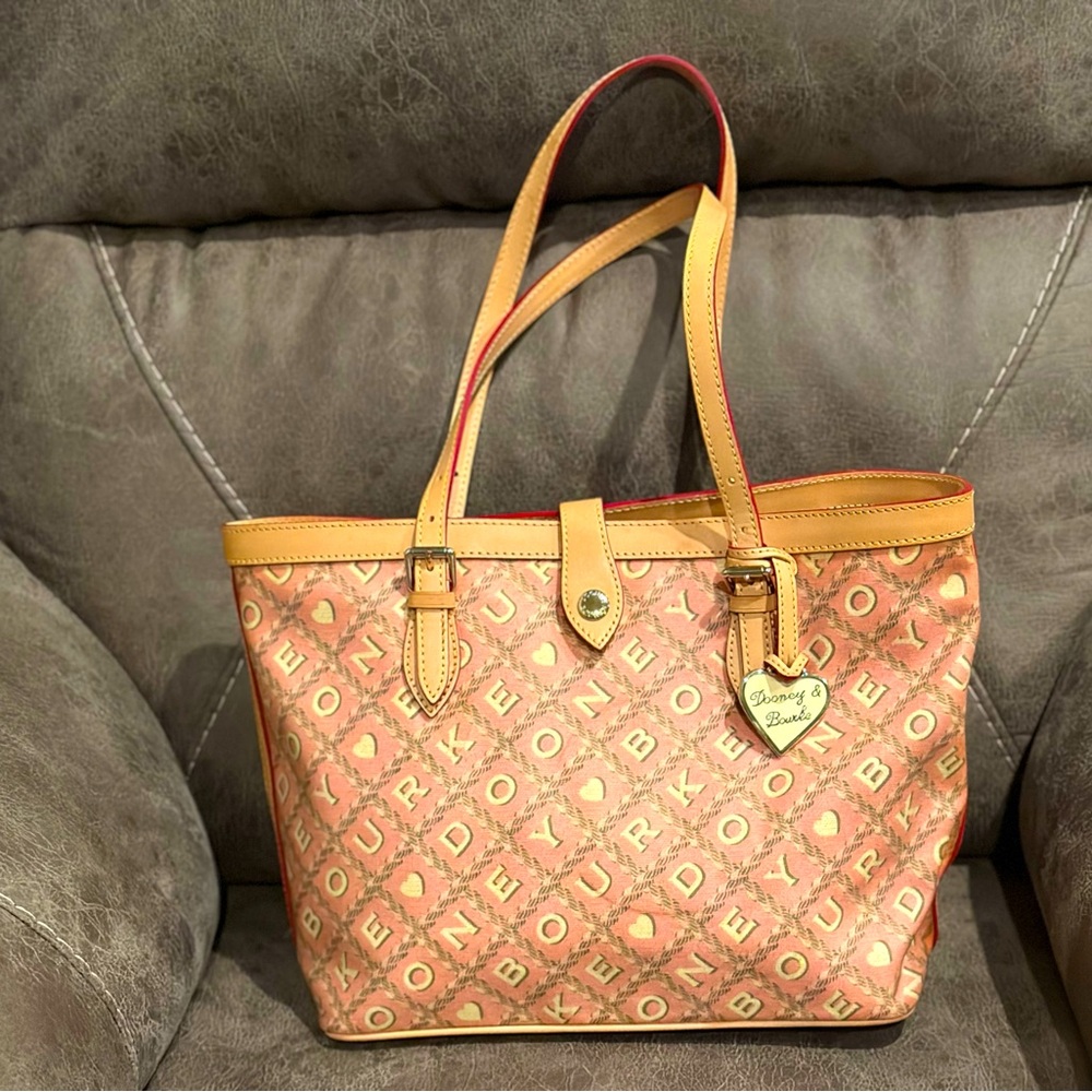 Vintage Dooney and Bourke Crossword Collection shoulder bag. Original owner